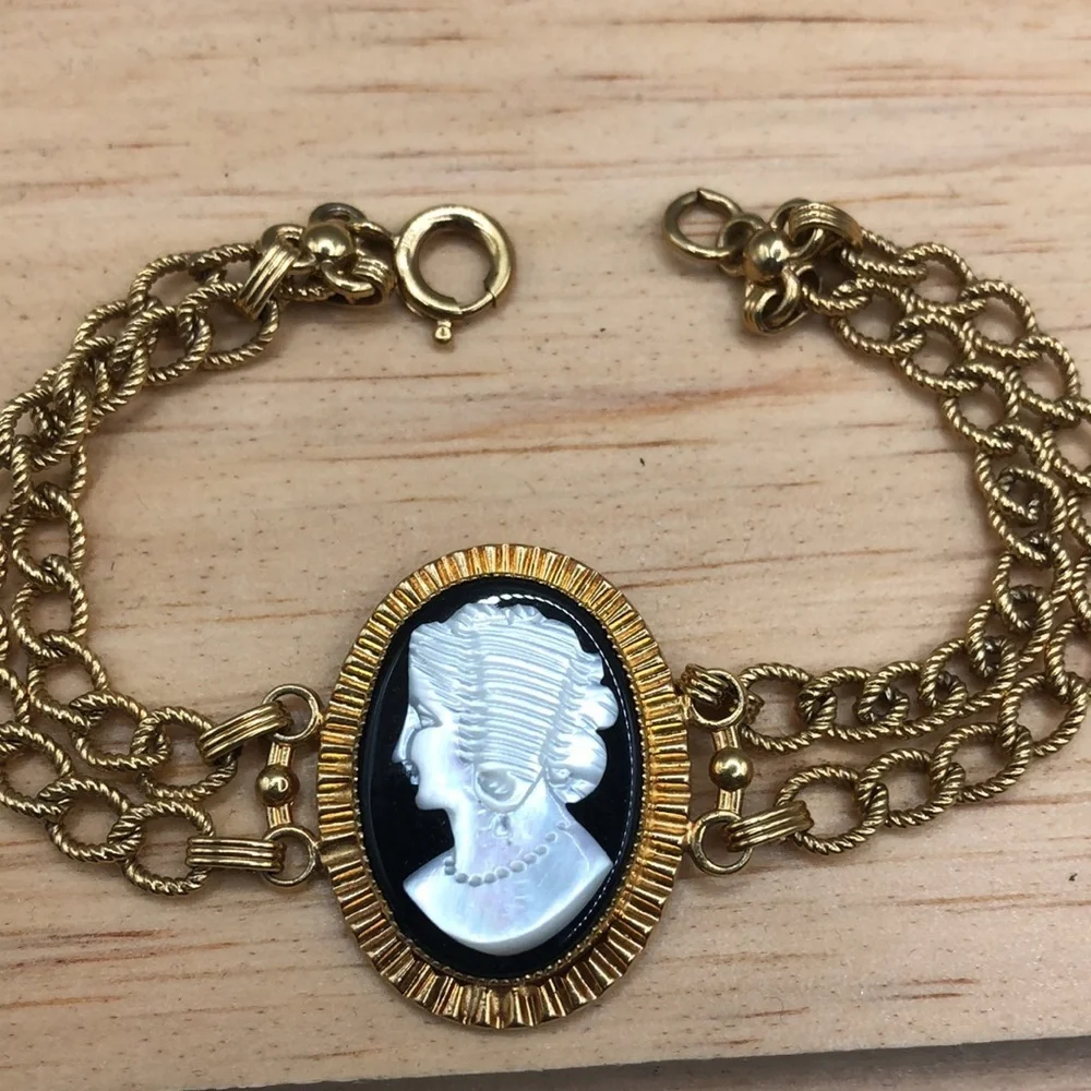 Vintage 12k Gold Filled GF Victorian Lady Cameo Chain Bracelet Makers Mark